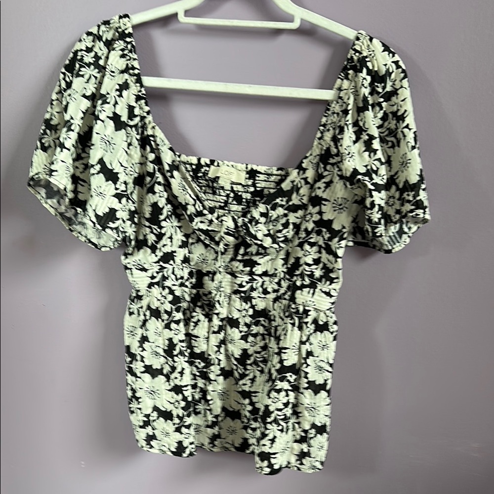 LOF Green Puff Sleeve Blouse with Tie Front
